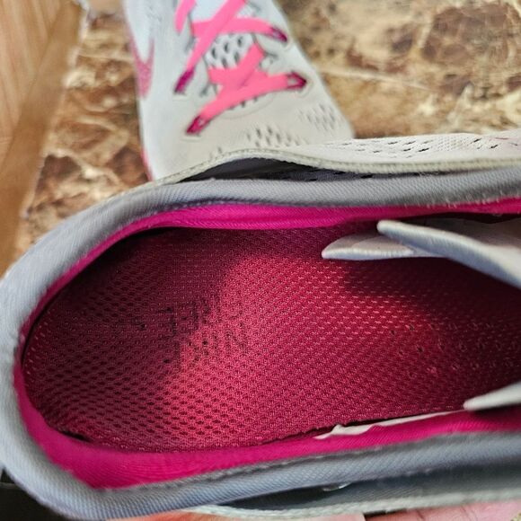 Nike women's Free TR running shoes gray size 10. 092 - Picture 10 of 11